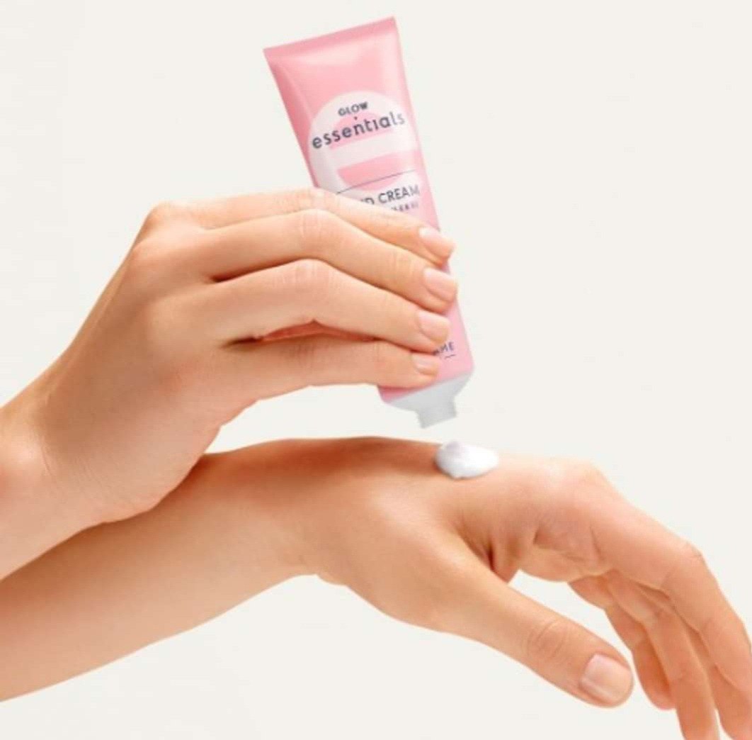 کرم دست ویتامینه (ٍ E&B3 )گلو اسنشلز 44484 کرم دست ویتامینه (ٍ E&B3 )گلو اسنشلز 44484